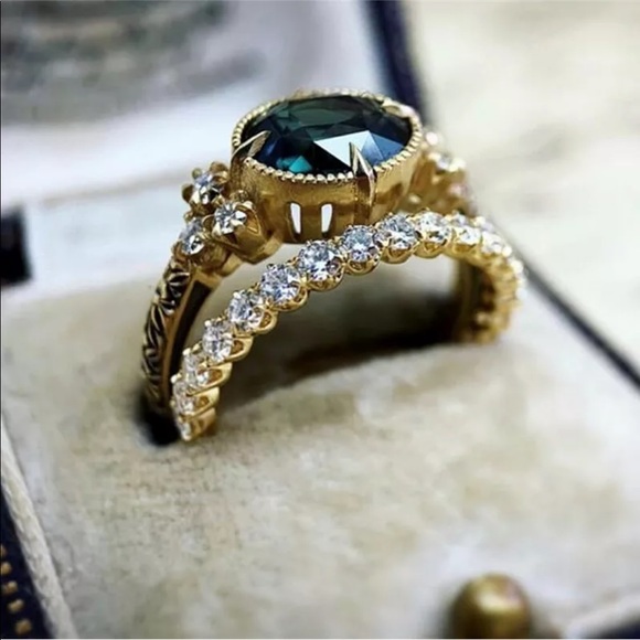 New Gorgeous 18k Yellow Gold Plated Emerald Ring - Picture 3 of 3